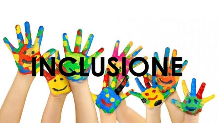 inclusione mani2a 1280x720 1 696x392